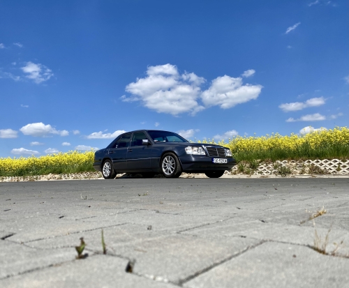 Mercedes Klasa E (W124) sedan