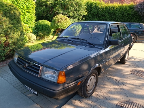 Volvo 300 series sedan/estate/combi