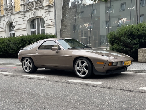 Porsche 928 coupe