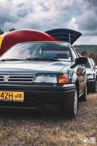 Nissan Sunny sedan