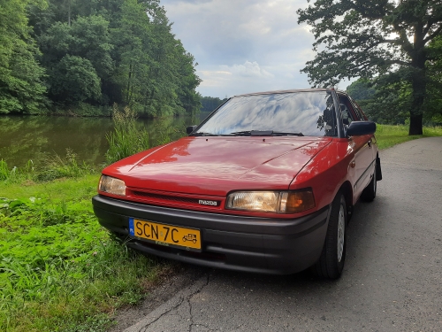 Mazda 1 (E81) hatchback