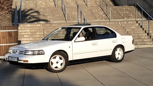Nissan Maxima (J30)
