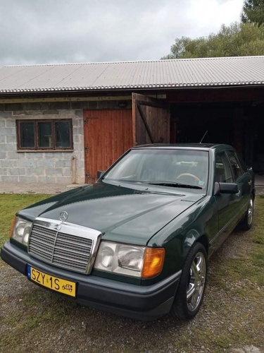 Mercedes Klasa E (W124) sedan