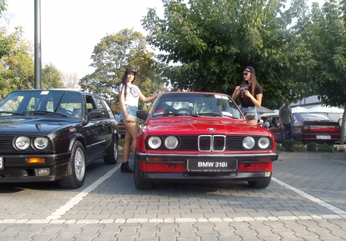 MobiClassic - BMW 3 (E30) sedan