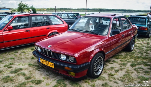 BMW 3 (E30) sedan